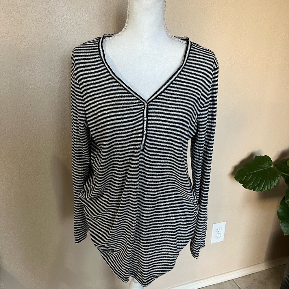 Torrid Striped Black and White V-Neck Long-Sleeve waffle knit Top